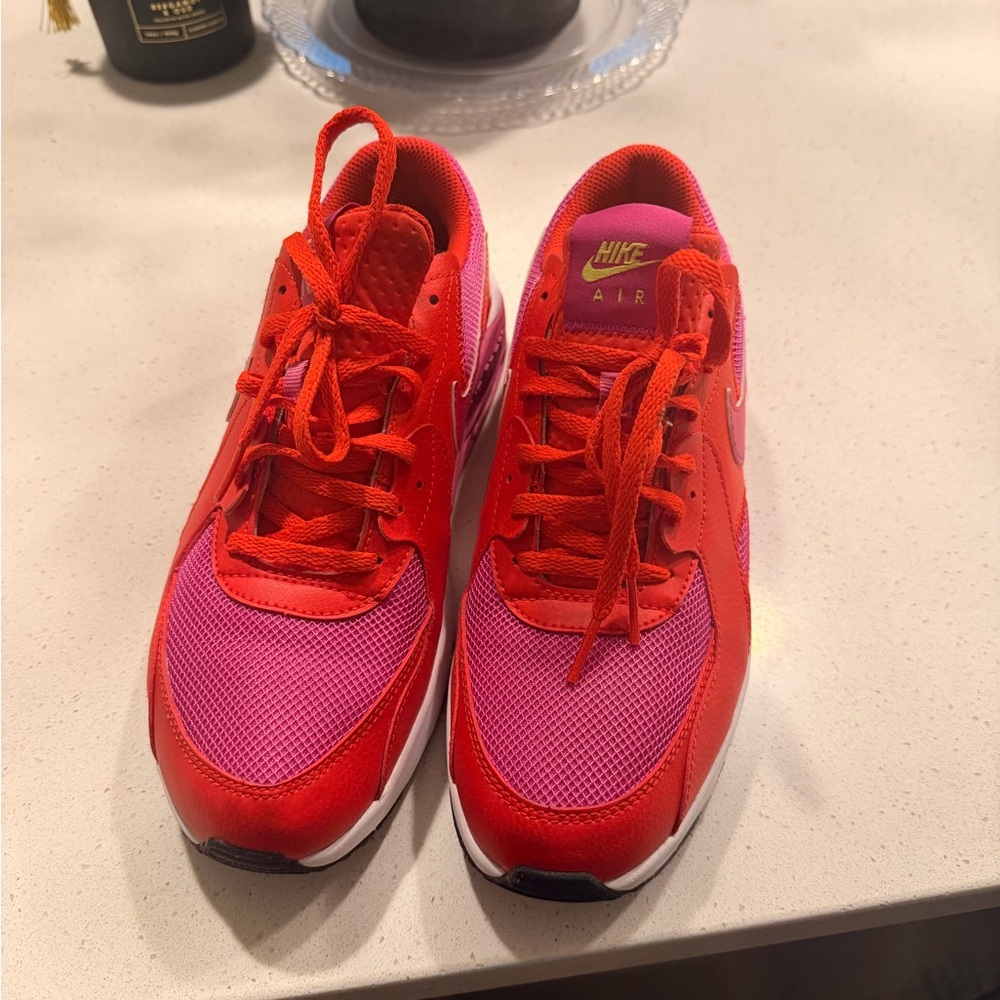 Nike Women's Bold Red and Pink Sneakers
